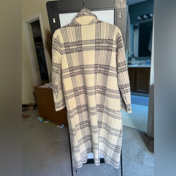 Midi plaid winter coat. Size small - Picture 3 of 4